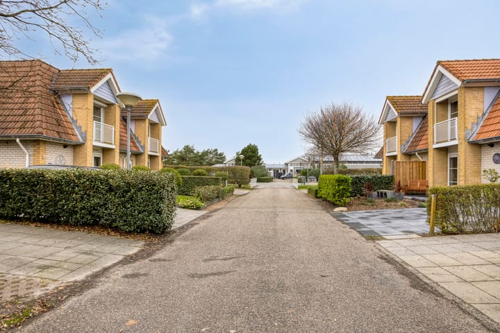 Photo 15 of Oosterscheldelaan 5