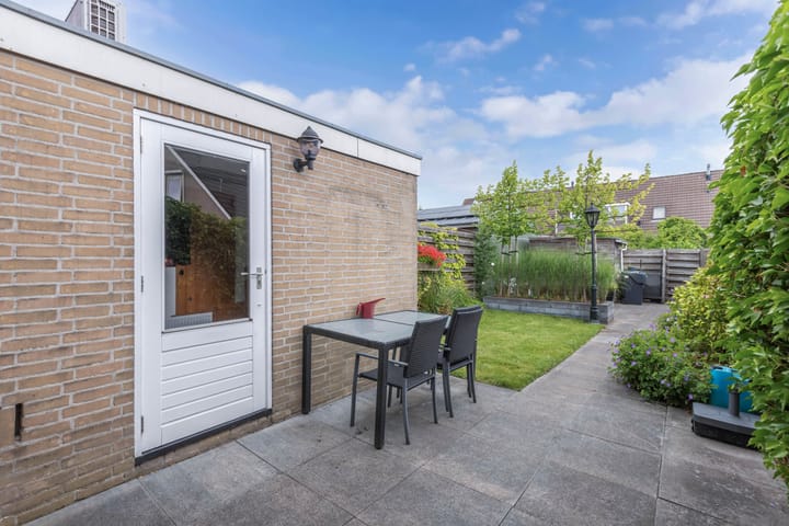 Foto 28 van Suster v.d. Vegtstrjitte 28