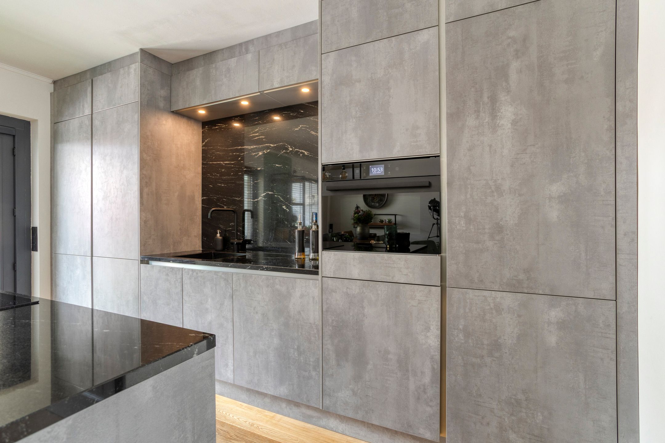 Foto 12 van Valkenierstraat 11