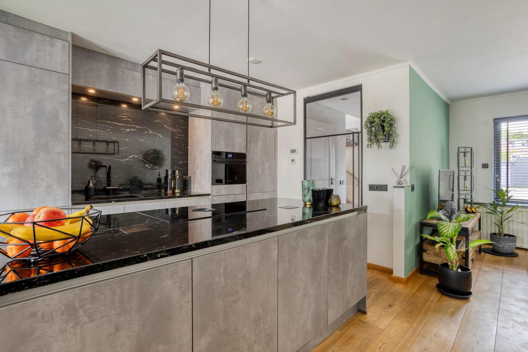 Foto 13 van Valkenierstraat 11