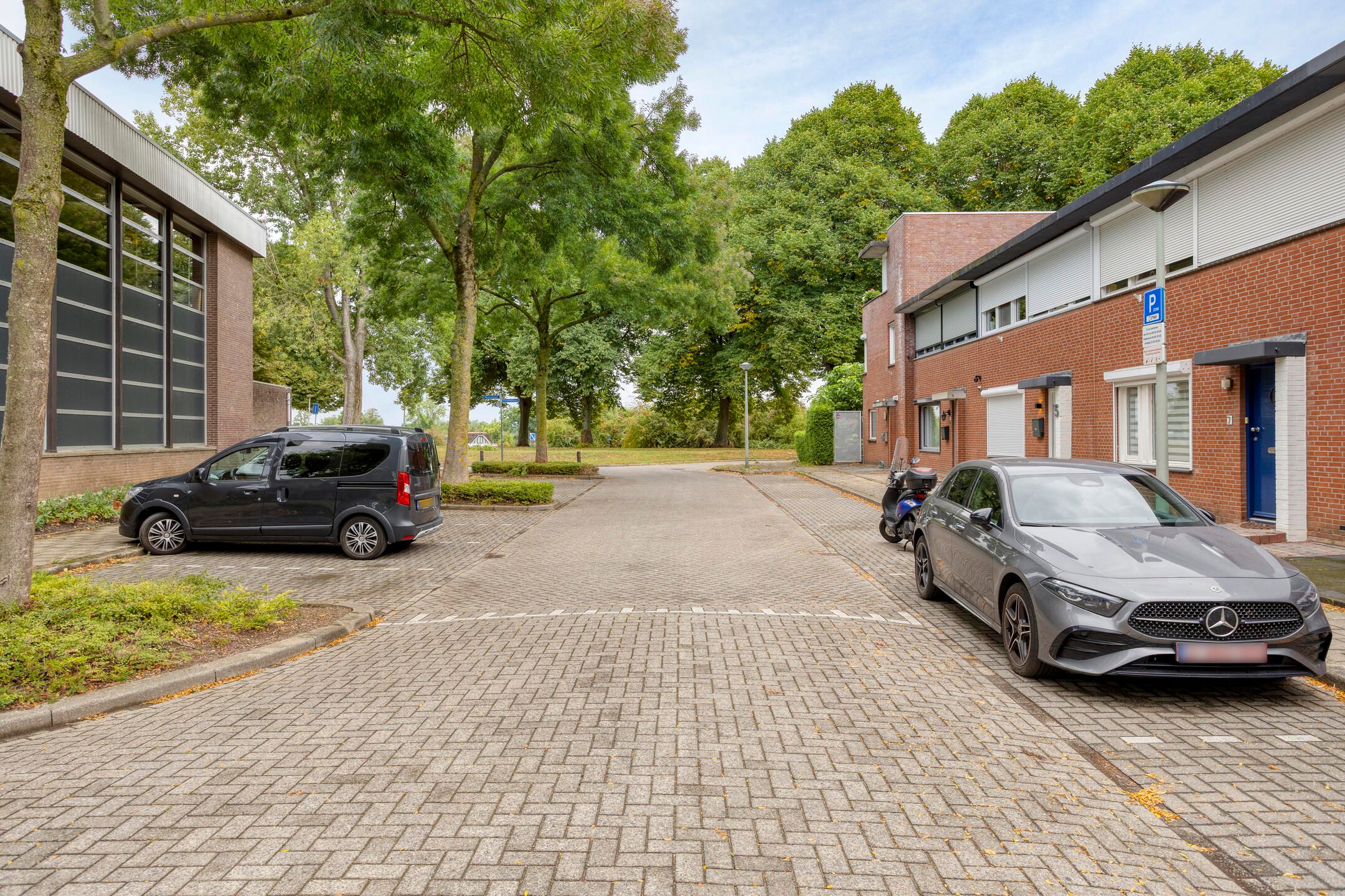 Foto 30 van Valkenierstraat 11