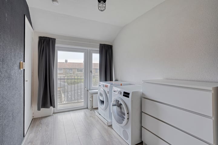 Photo 16 of Piet Heinstraat 7