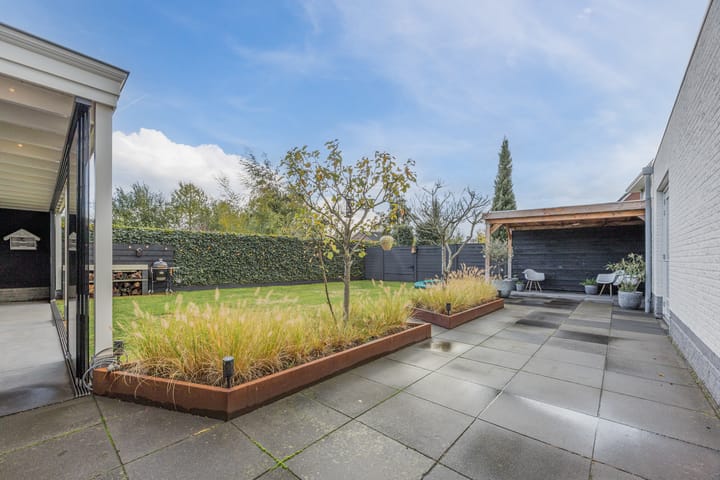 Photo 47 of Kattestart 16