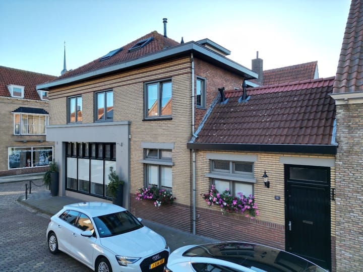 Photo 3 of Nassaustraat 18