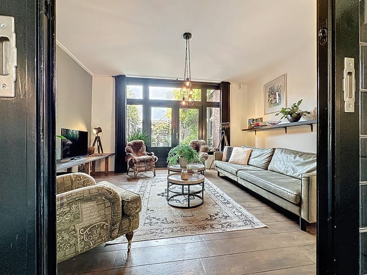 Photo 4 of Nassaustraat 18