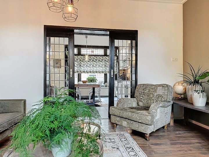 Photo 9 of Nassaustraat 18