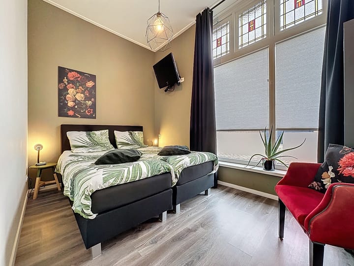 Photo 14 of Nassaustraat 18