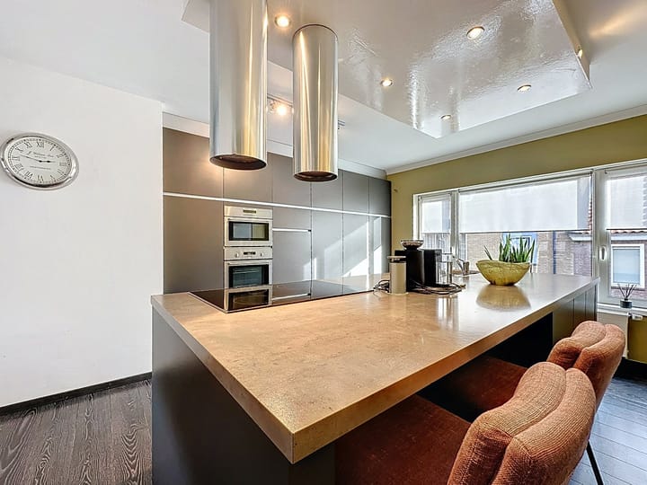 Photo 32 of Nassaustraat 18