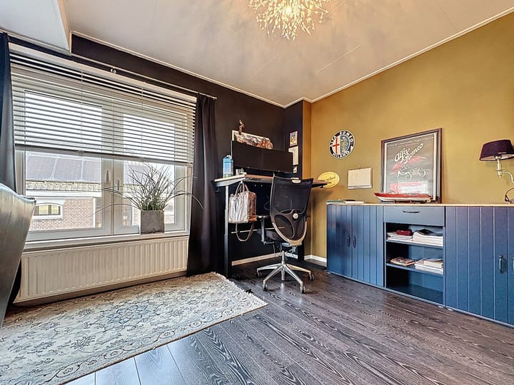 Photo 35 of Nassaustraat 18