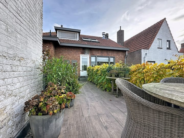 Photo 42 of Nassaustraat 18