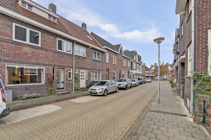 Foto 24 van Schenck van Nijdeggenstraat 15