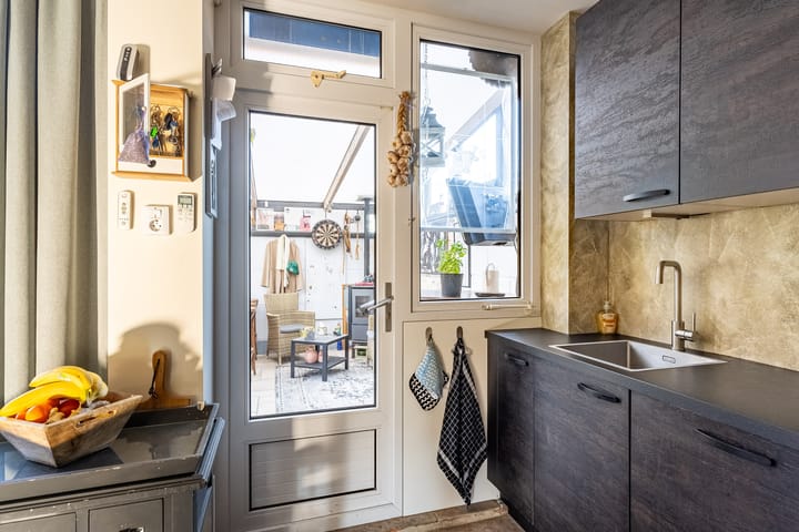 Photo 9 of Hendrik van Naaldwijkstraat 9