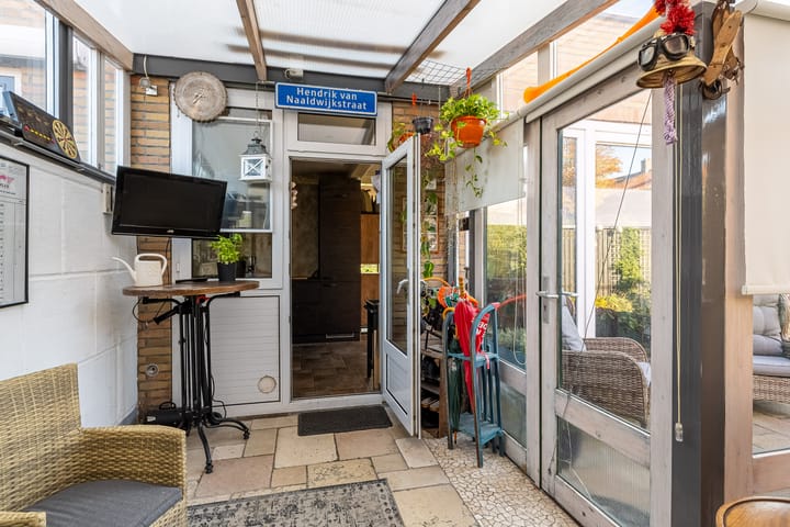 Photo 11 of Hendrik van Naaldwijkstraat 9