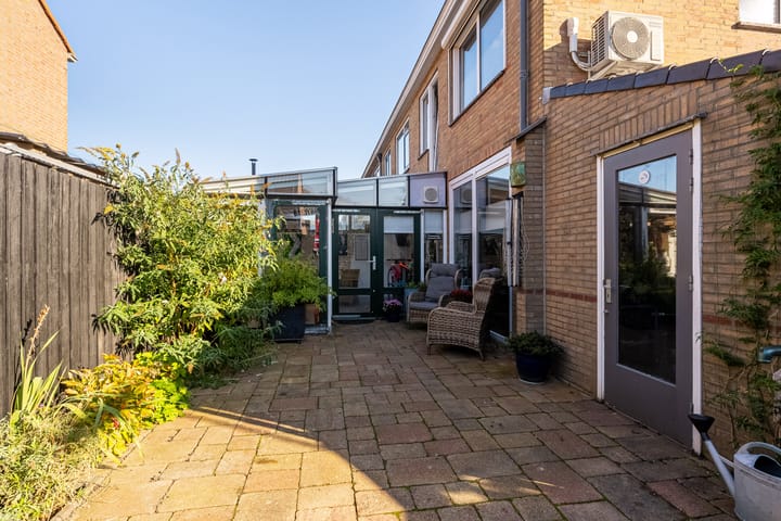 Photo 13 of Hendrik van Naaldwijkstraat 9