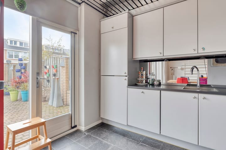 Photo 11 of Nijvelstraat 19