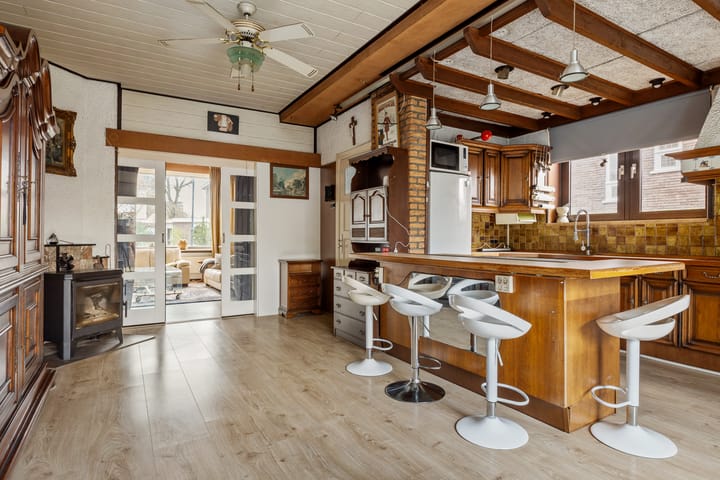 Photo 4 of Valkenierslaan 335