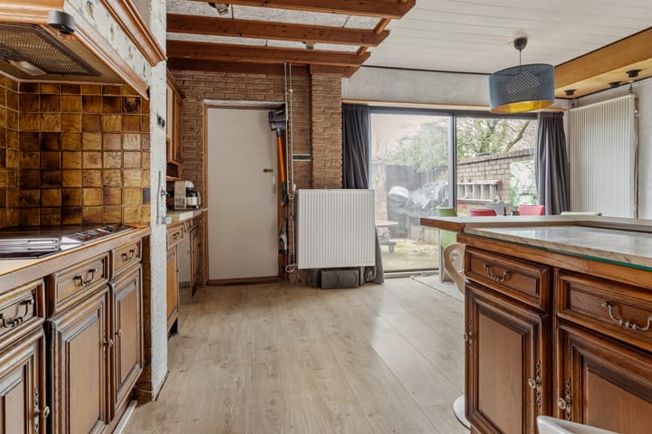 Photo 11 of Valkenierslaan 335