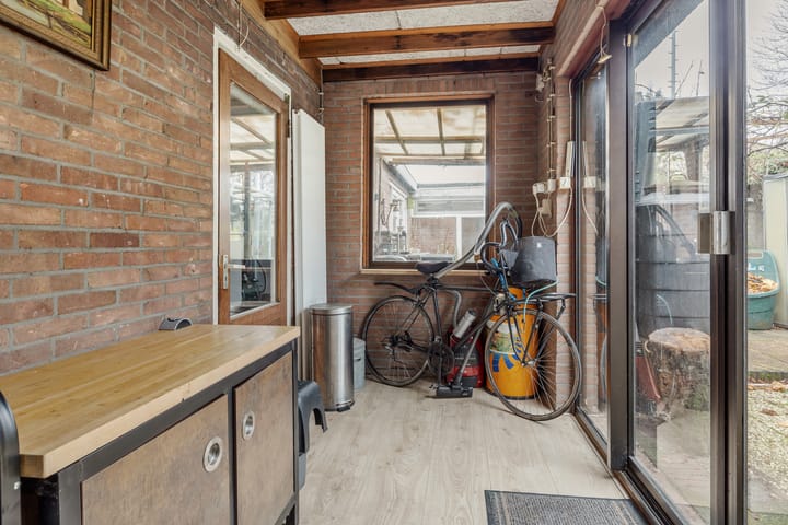 Photo 12 of Valkenierslaan 335