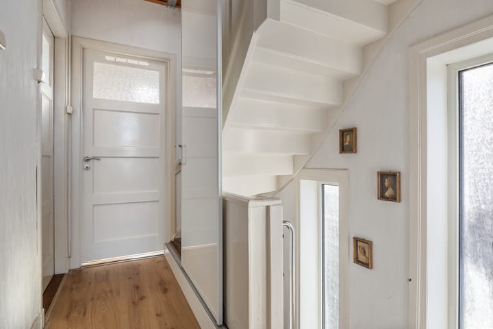 Photo 27 of Valkenierslaan 335