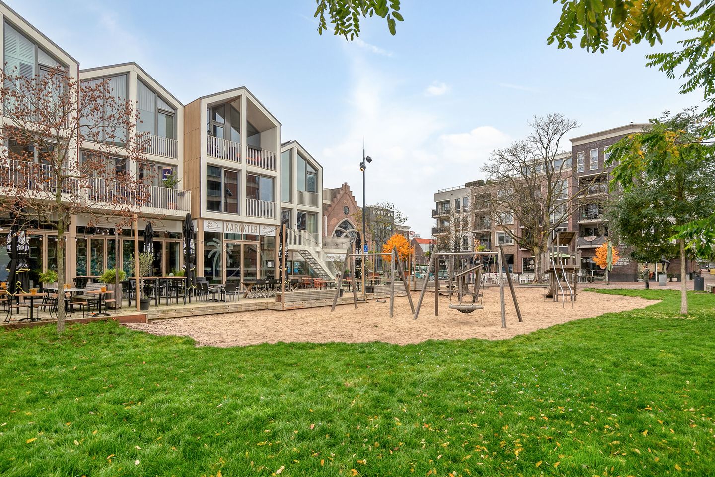 Bekijk foto 3 van Thoomesplein 2