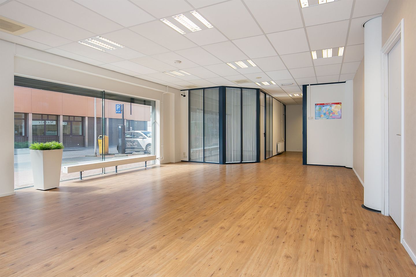 Bekijk foto 4 van Museumplein 8