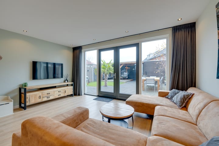 Foto 12 van Bloementuin 8