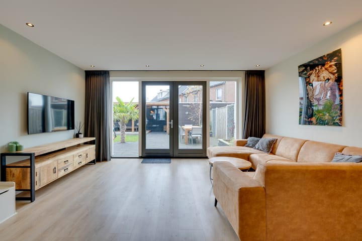 Foto 13 van Bloementuin 8