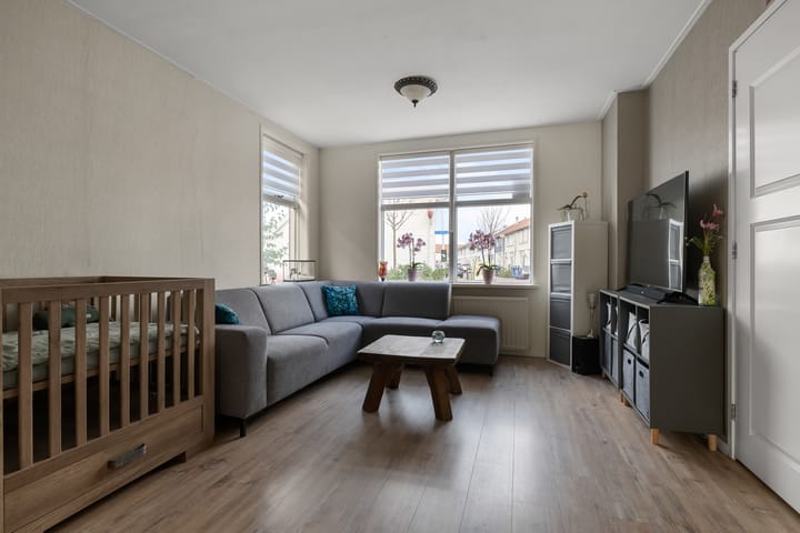 Photo 4 of De Ruijterstraat 17