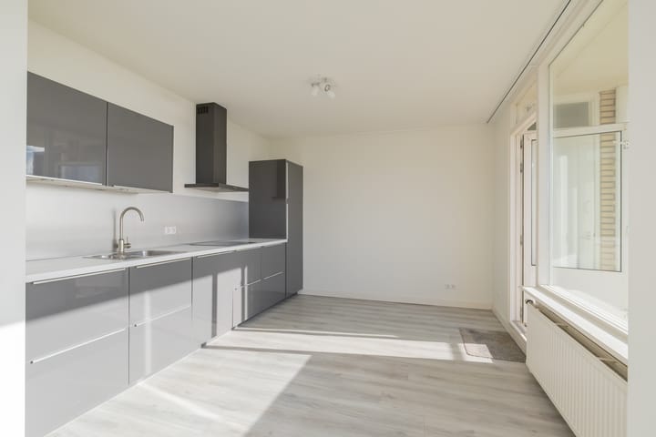 Photo 11 of de Ruyterstraat 4-F2