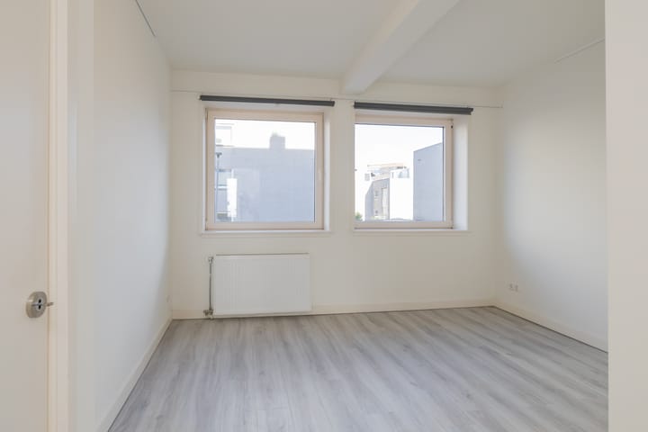 Photo 20 of de Ruyterstraat 4-F2