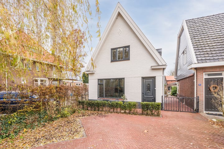 Photo 2 of De Vos van Steenwijklaan 79