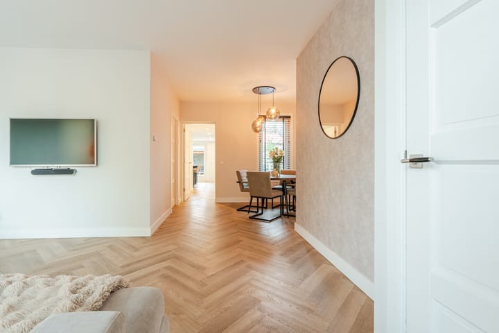 Photo 19 of De Vos van Steenwijklaan 79