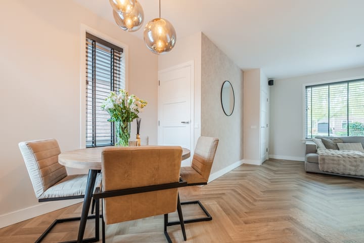 Photo 21 of De Vos van Steenwijklaan 79