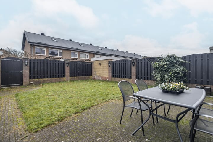 Foto 30 van Ruimtevaartstraat 24