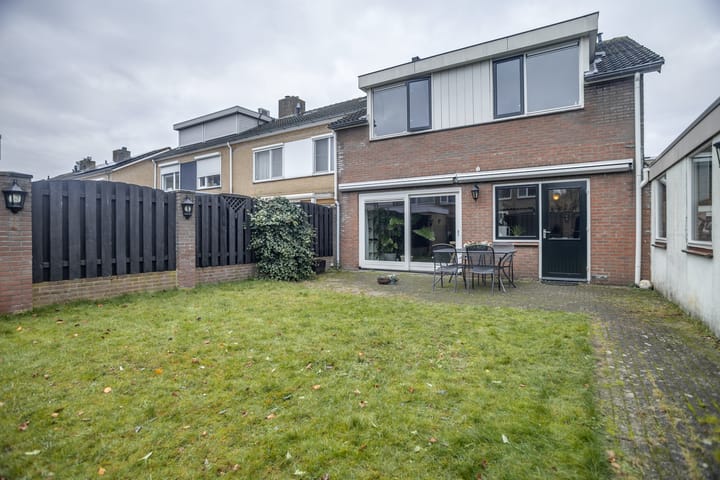 Foto 32 van Ruimtevaartstraat 24