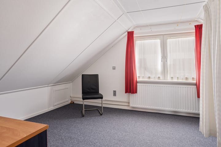 Photo 29 of Elzenstraat 4