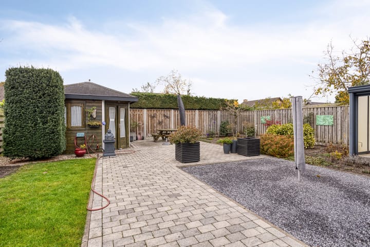 Photo 32 of Elzenstraat 4