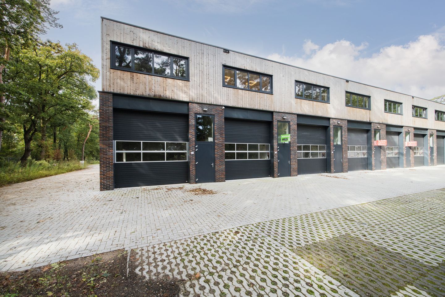 View photo 1 of Amersfoortsestraat 76-35