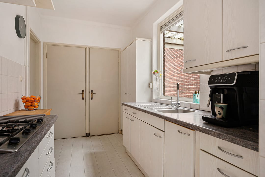 Photo 23 of Bornsestraat 116