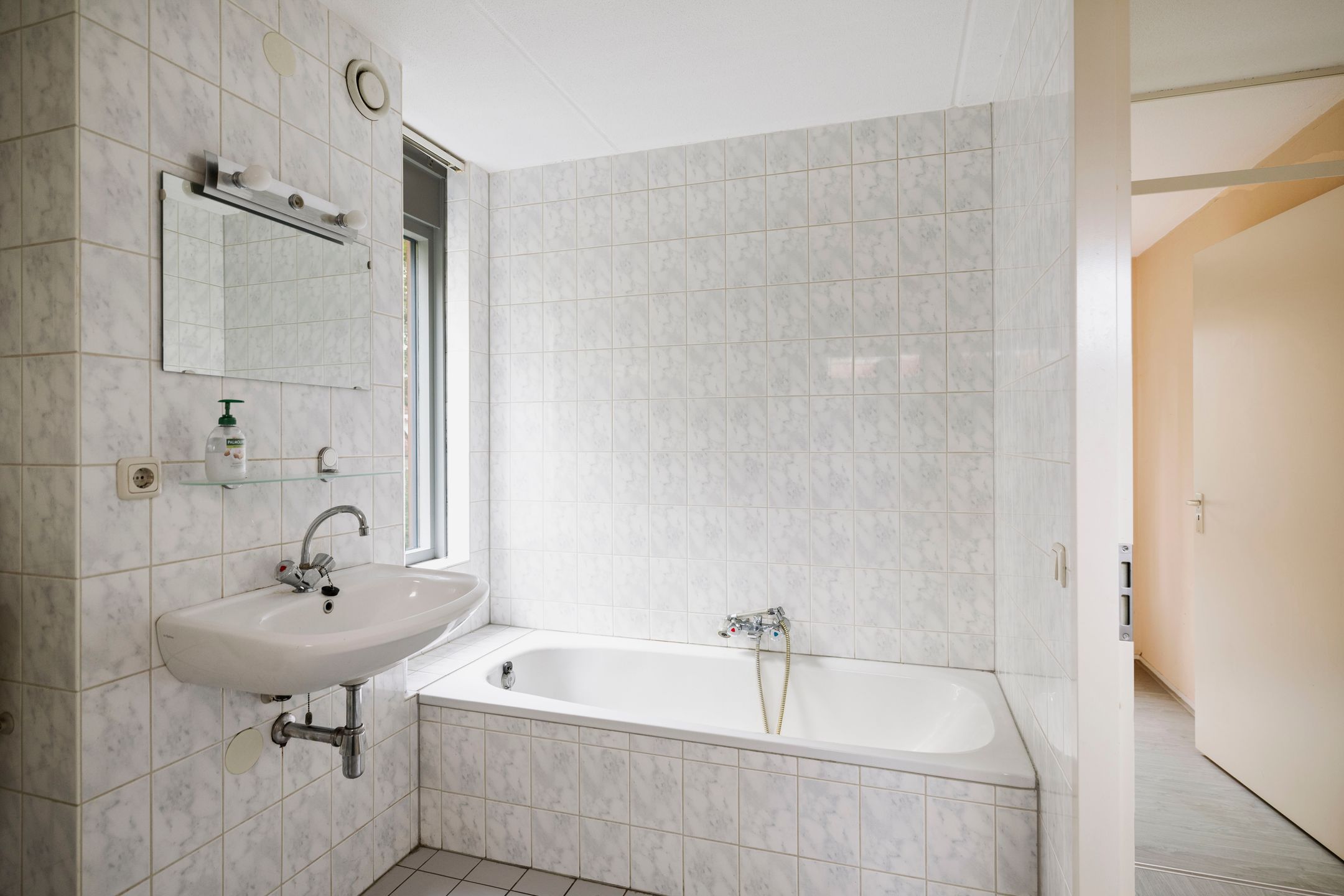 Foto 18 van Bernard Zweersstraat 47