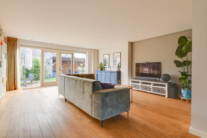 Foto 2 van Lijster 83