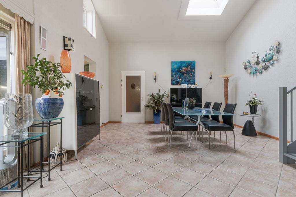 Photo 13 of Iroko 231