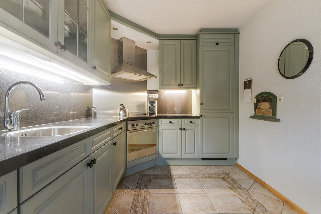 Photo 18 of Iroko 231