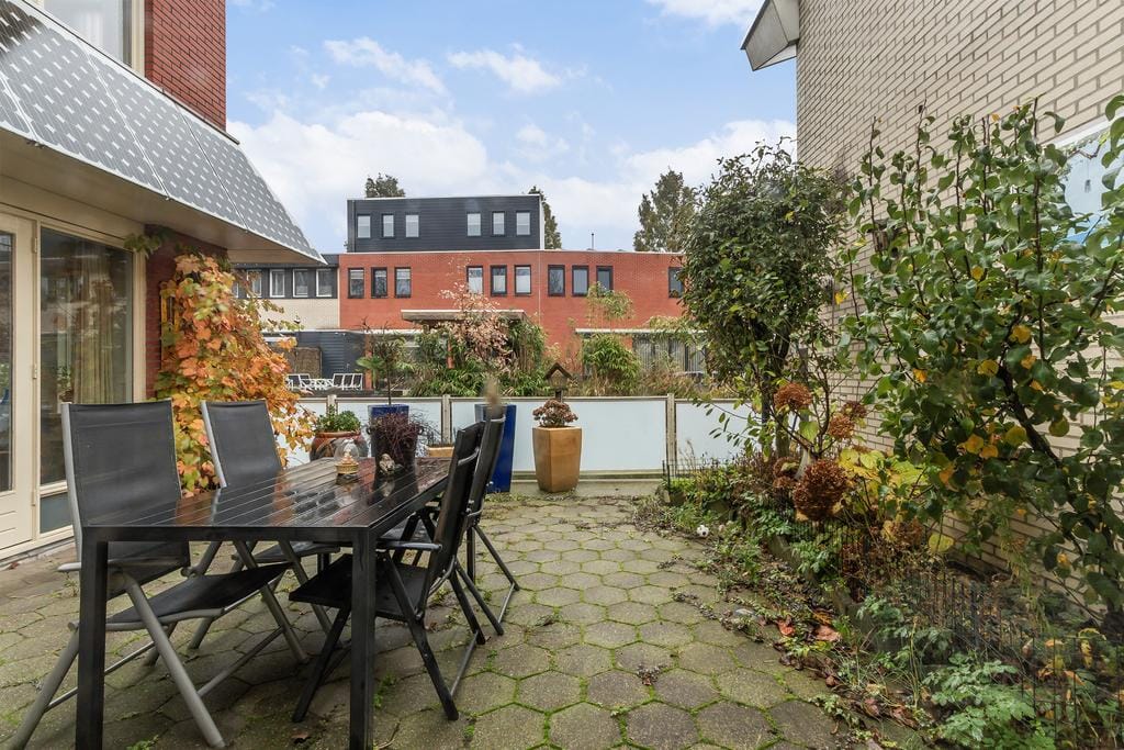 Photo 24 of Iroko 231