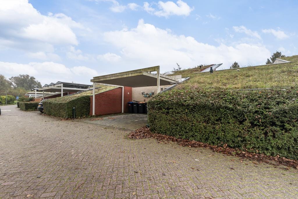 Photo 32 of Iroko 231