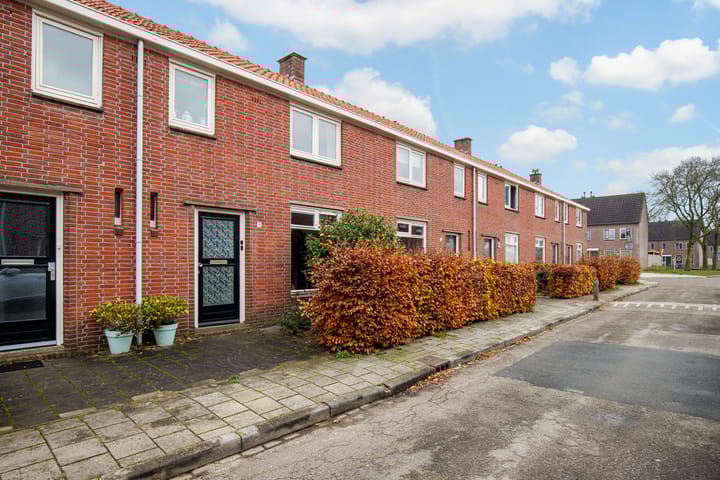 Photo 2 of Abraham Steenhagenstraat 9