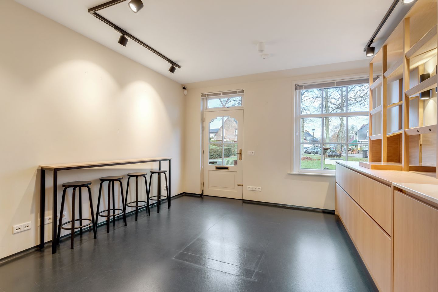 View photo 3 of Dorpsstraat 6