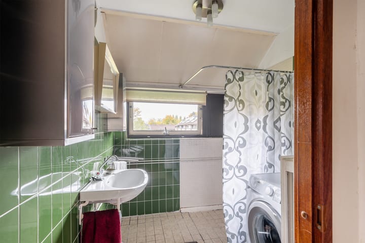 Photo 32 of Oever 35