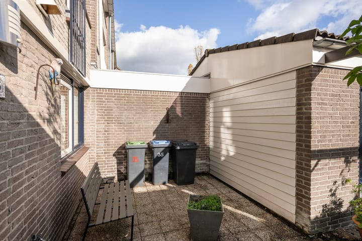 Photo 35 of Oever 35