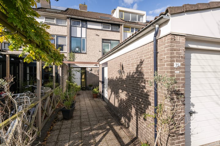 Photo 37 of Oever 35